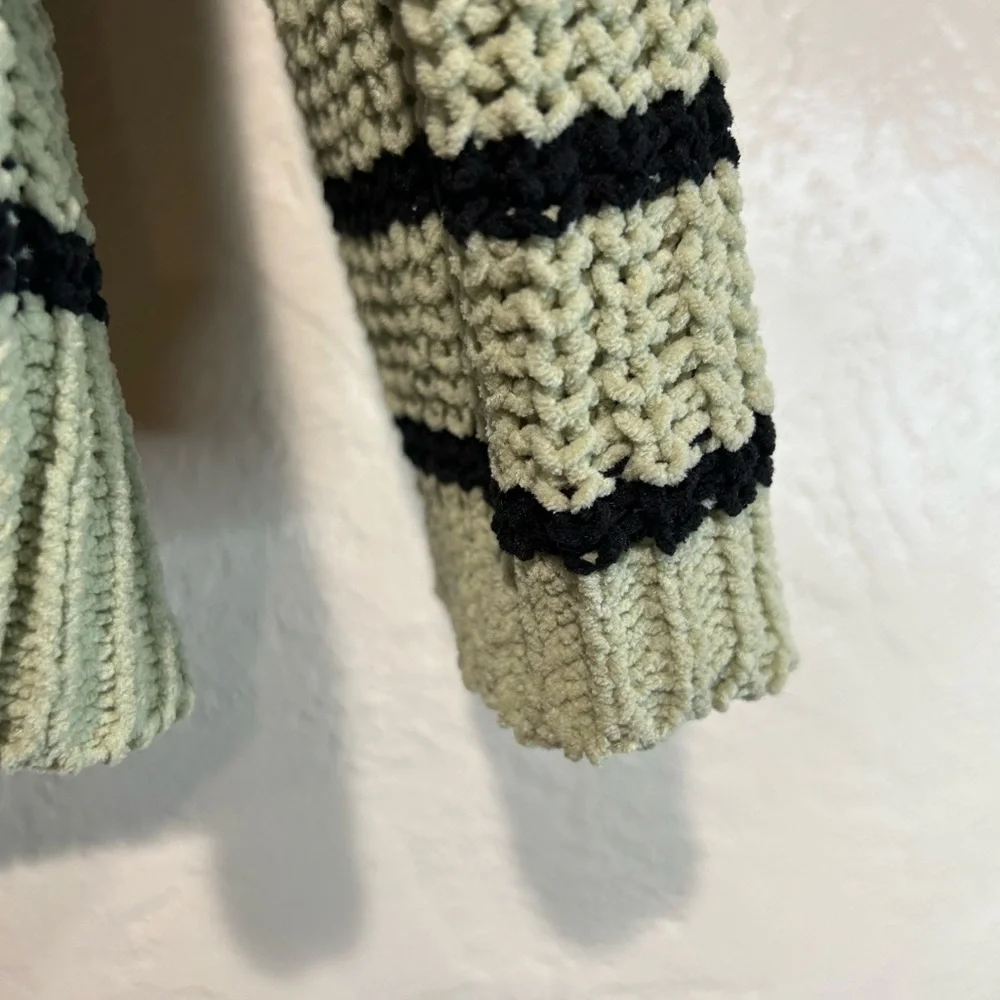 Derick‎ Heart stripped sweater large sage green